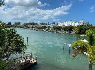215 85th Ave APT 1, Treasure Island, FL 33706