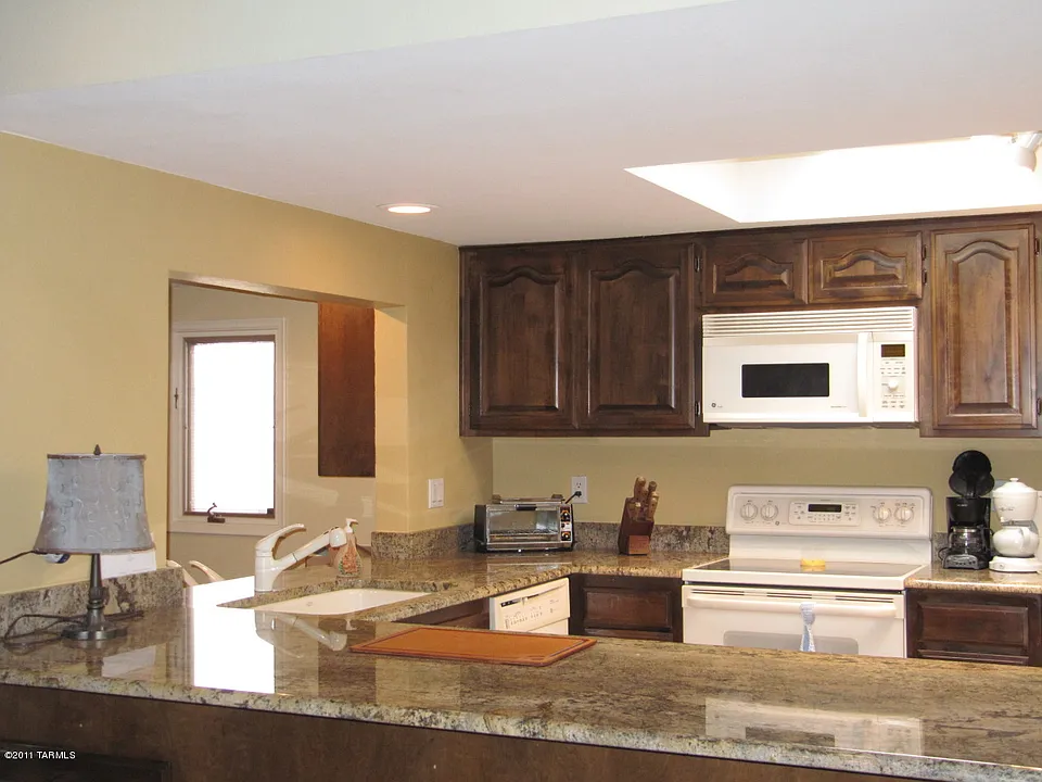 5602 N Camino Del Sol