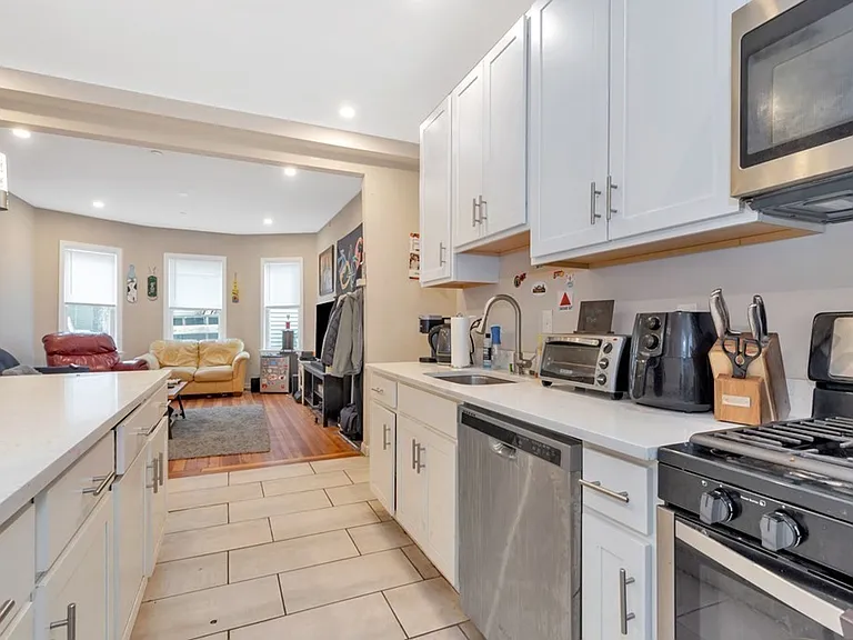 228 Calumet St #1L — Photo 10