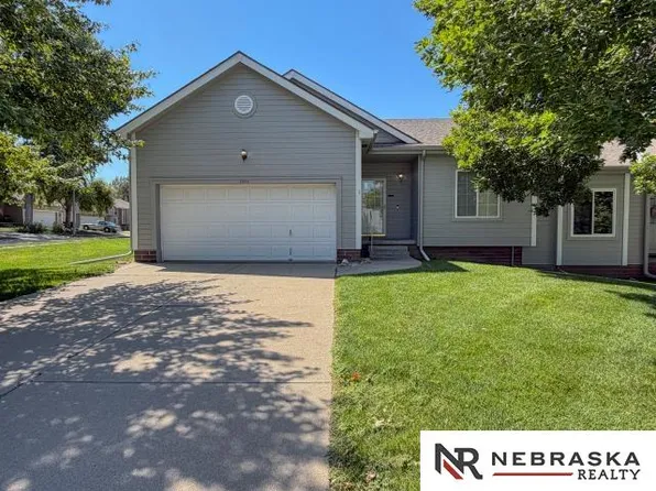 5004 N 145th St, Omaha, NE 68116