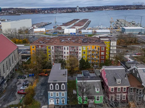 5221 Nora Benard St #310, Halifax, NS B3K 0B6