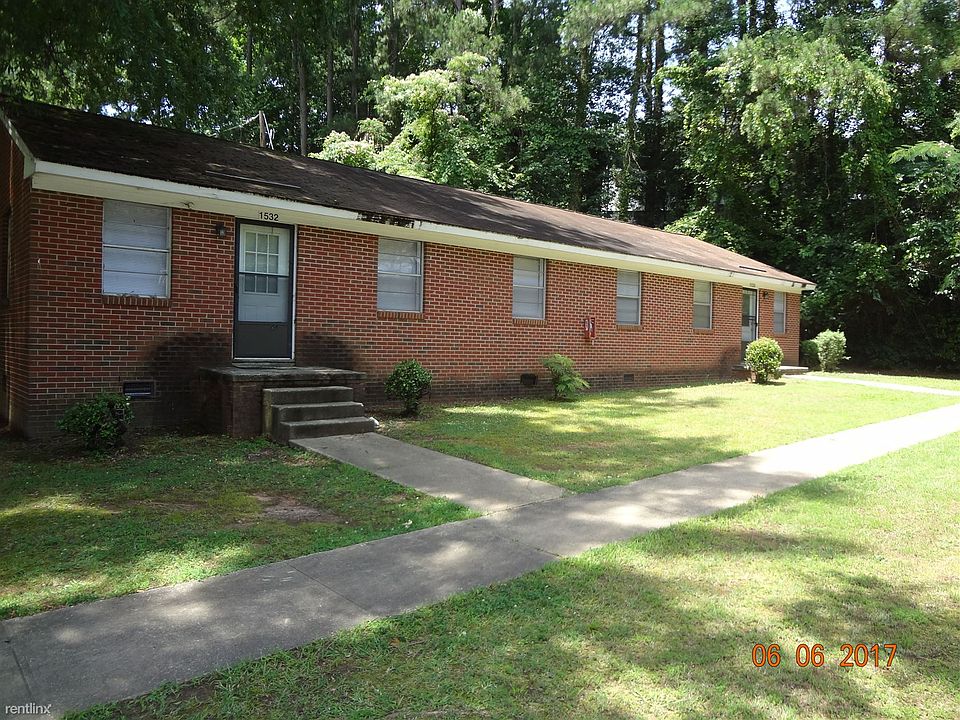 Carolyn Apts. 3 bedroom building