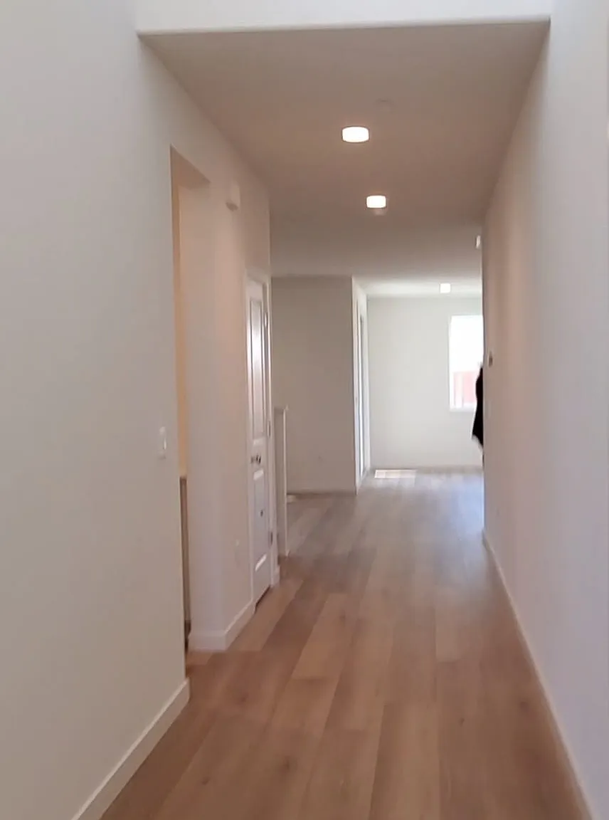 3 bed, 2.5 bath, 2500 sqft, $3,300 — Photo 2