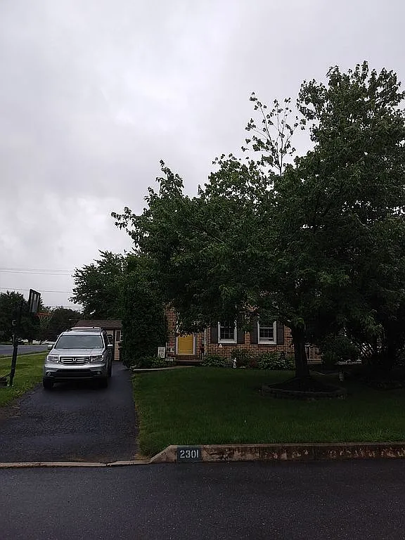 2301 Lawnwood Ct photo 1