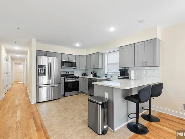 337 13th Ave, Newark, NJ 07103