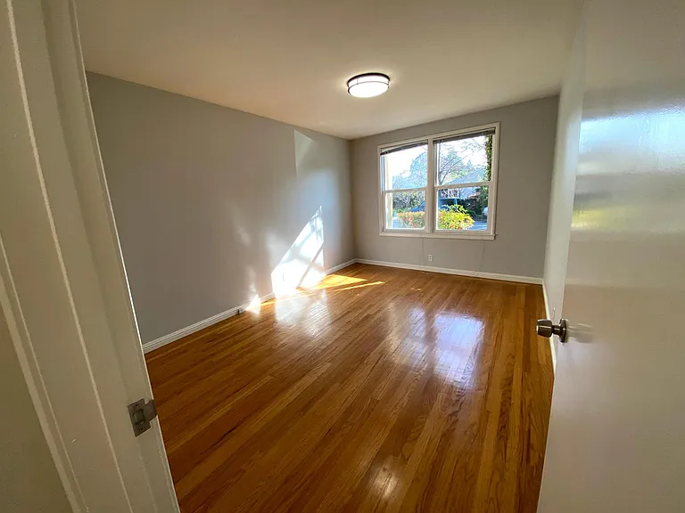 563 Miramonte Ave #NA — Photo 9