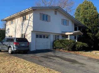 7 Longstreet Rd, Peabody, MA 01960