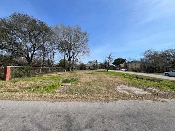2695 Atlanta St, Beaumont, TX 77701