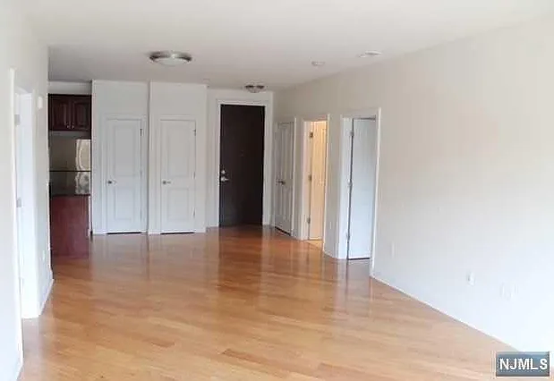 20 Avenue At Port Imperial #323 — Photo 6