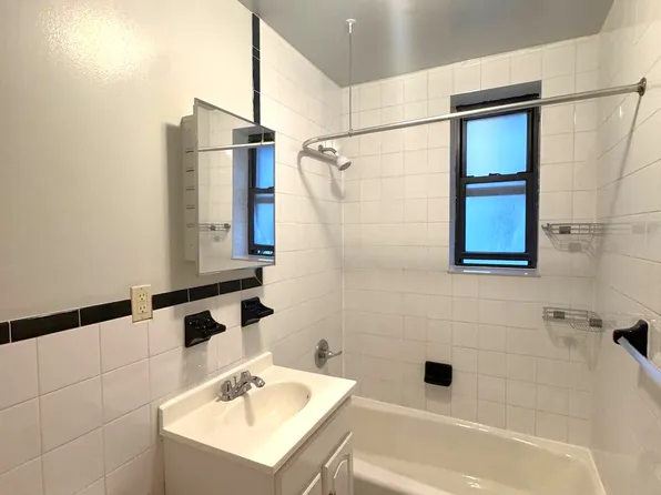 6-13 Grandview Avenue image 15 of 15