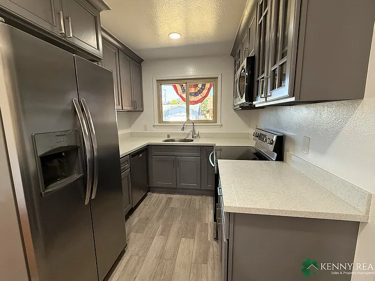 2504 Tipperary Ave — Photo 5