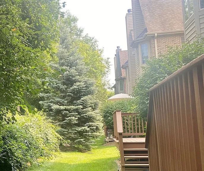 1501 Stonegate Mnr — Photo 3