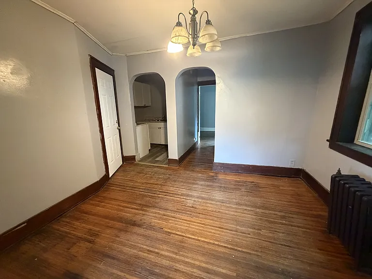 884 Bay St #3 — Photo 7