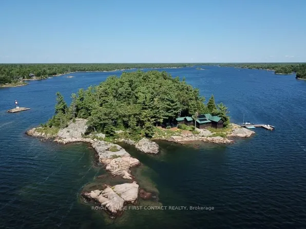 1 A207 Is, The Archipelago, ON P0G 1G0