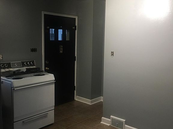 2nd image of 2418 Sunset Blvd #B