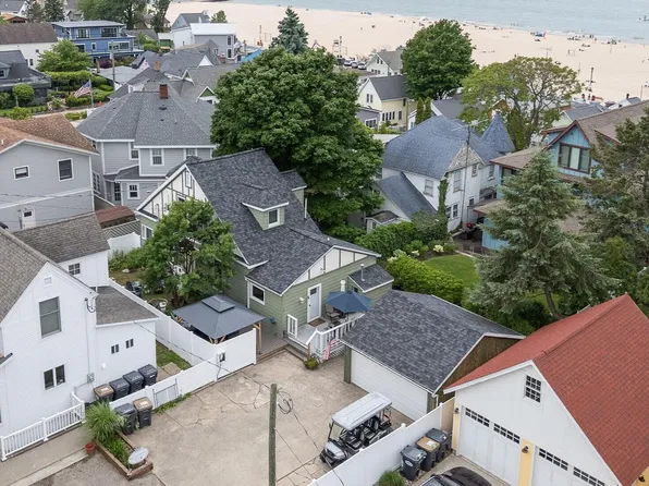 60 Walk B, South Haven, MI 49090