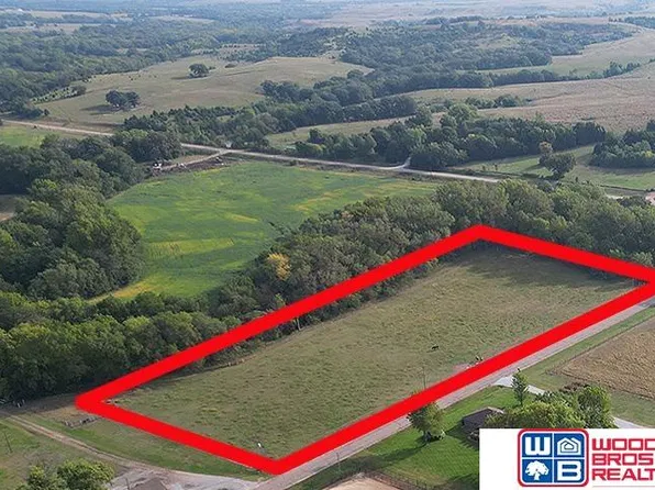 E Roscoe St, Endicott, NE 68350