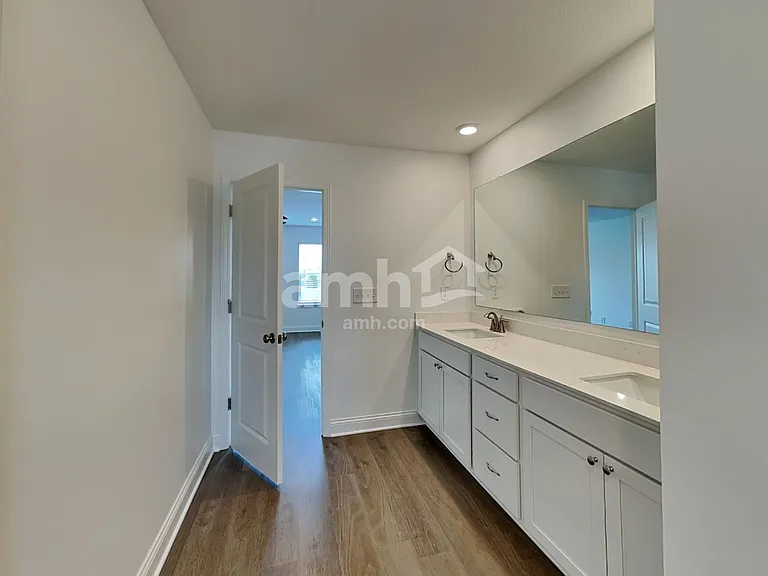 1072 Broyles Xing — Photo 9