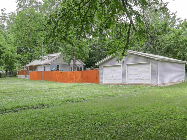 614 Stewart St, Tuscumbia, AL 35674