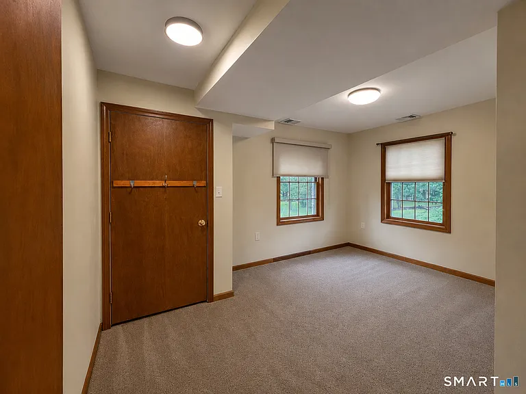 505 E Main St — Photo 7