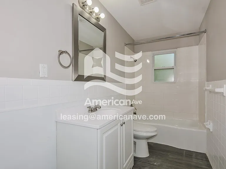 470349_013_wm_-_bathroom_13252260.jpg