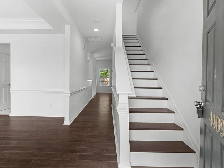 4409 Lawrence Daniel Dr — Photo 2