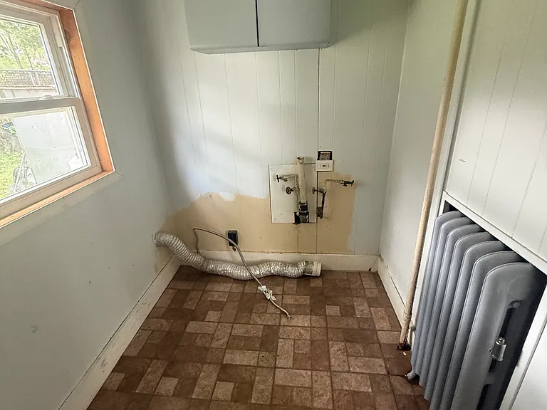 123 N Meade St — Photo 8