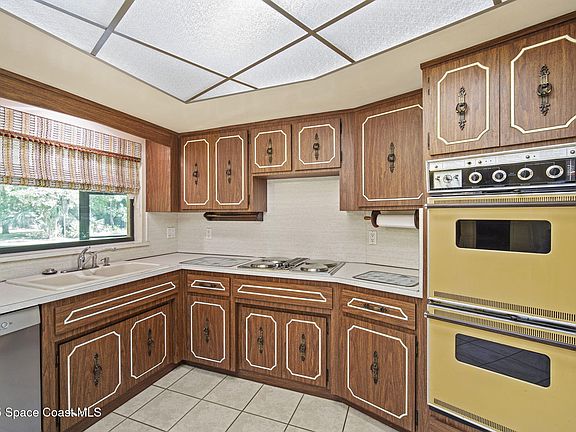 3rd image of 1185 Ashlyn Dr