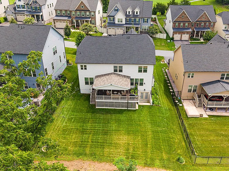 7142 Starmount Way — Photo 94
