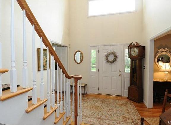 4th image of 26 Maplewood Dr