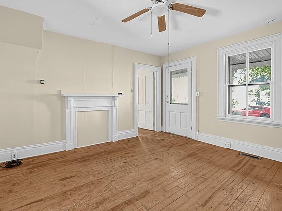 2nd image of 703 6th St