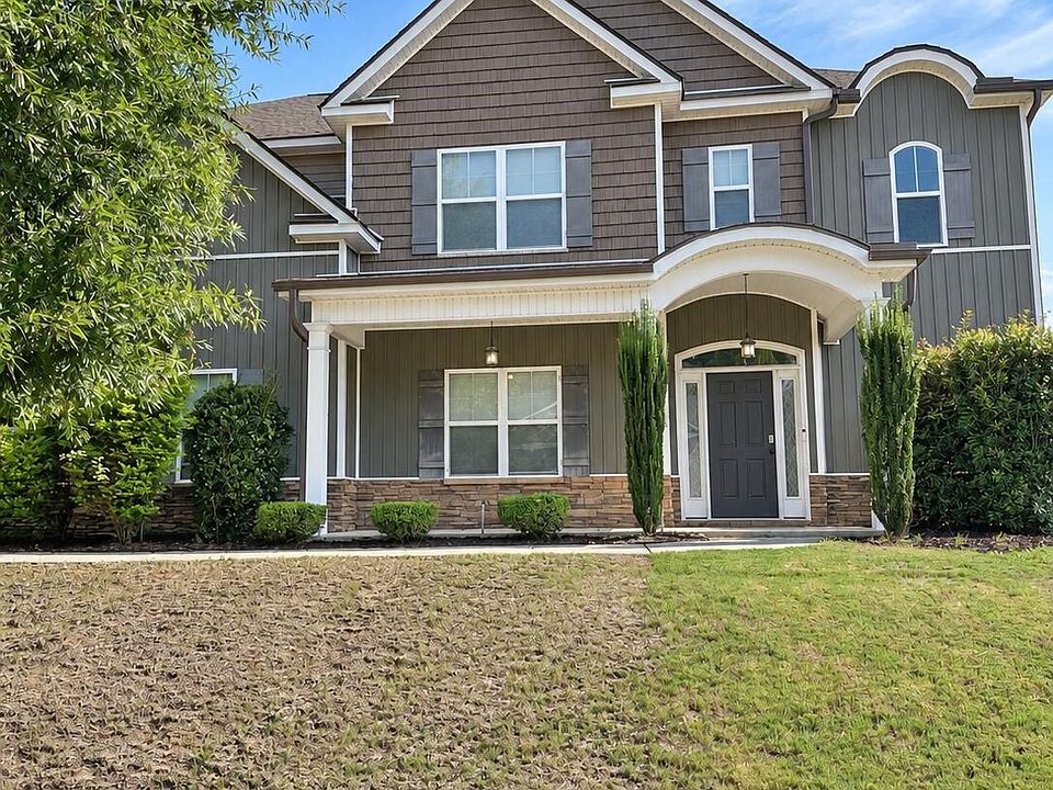 1st image of 302 Clover Park Ln