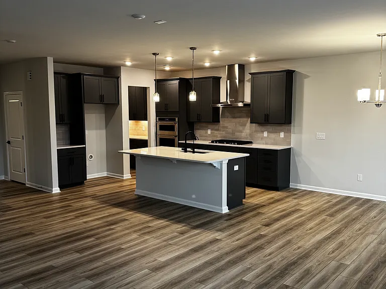 130 Highpointe Dr — Photo 14
