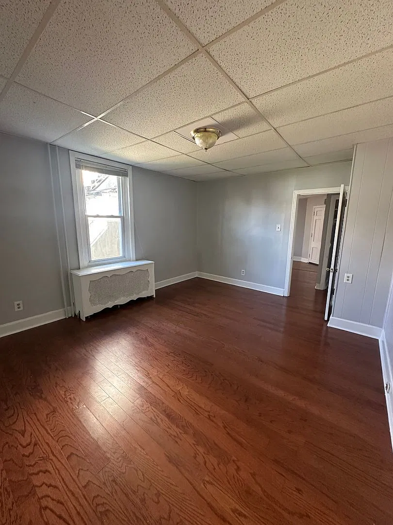 230 Sharon ave — Photo 4
