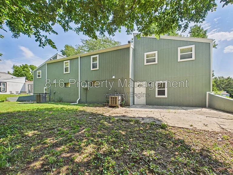 9524 Manning Ave — Photo 31