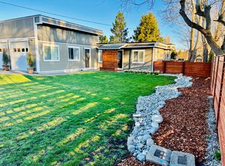 1718 28th St, Anacortes, WA 98221