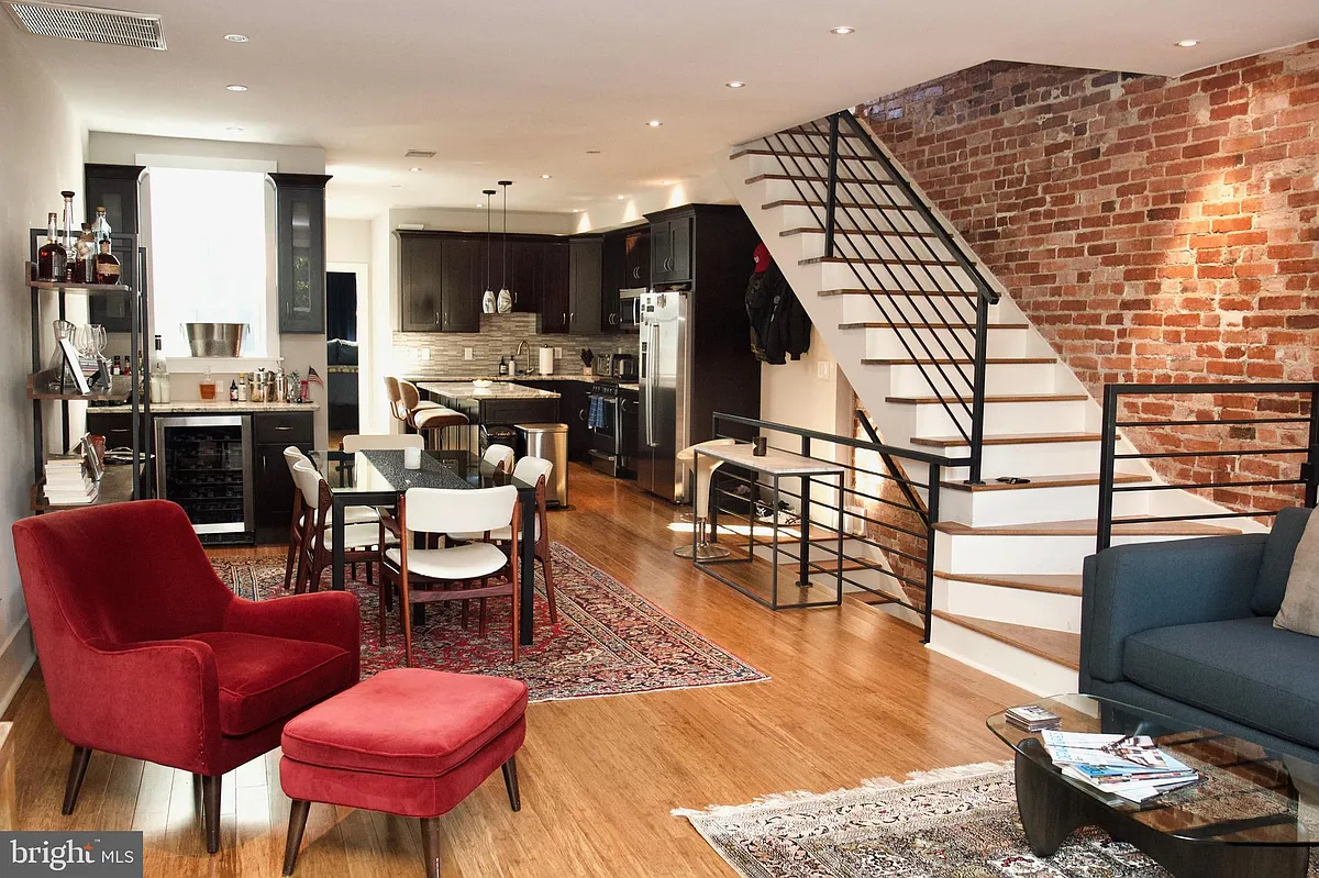 Building Photo - 2128 1st St NW #2