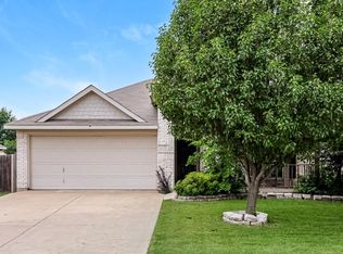 1012 Junegrass Ln, Crowley, TX 76036