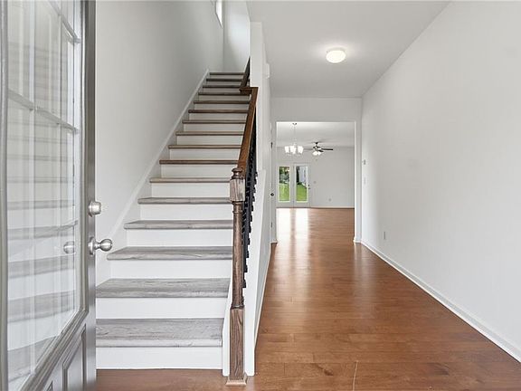 3rd image of 312 Shaw Dr