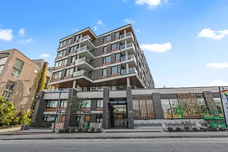 210 E 5th Ave #603 photo 1