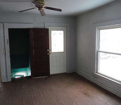 4th image of 1541 Hamilton Ave NW