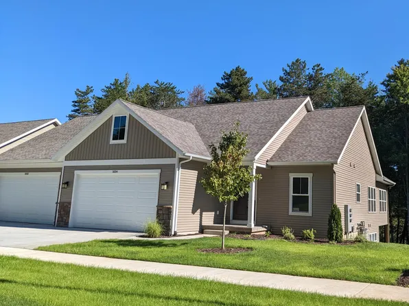1032 Grosvenor Dr #22, Greenville, MI 48838