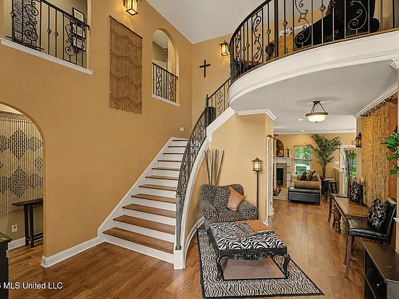 5th image of 7211 Lauren Ln