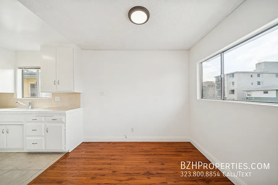 Building Photo - 1050 S Wooster St #3C