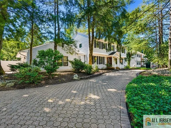 16 Phyllis Pl, Milltown, NJ 08850