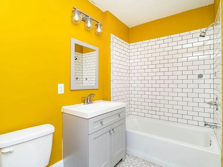 2443 Jefferson Ave — Photo 12