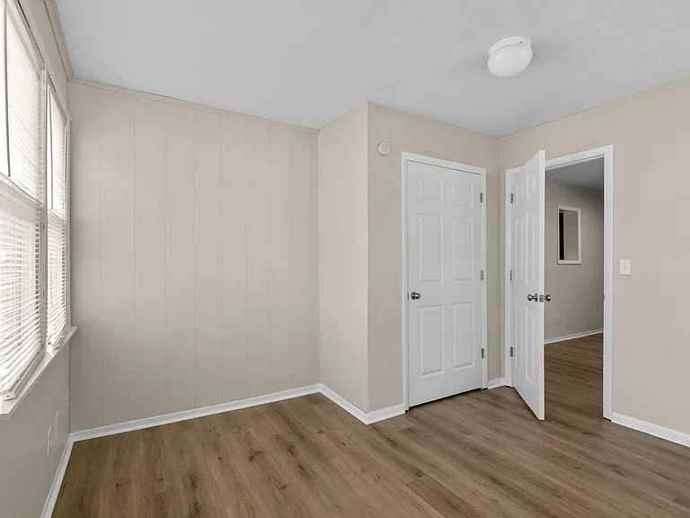 732 S Main Ave — Photo 19