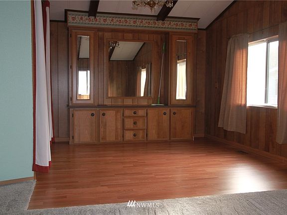 3rd image of 163 Sereno Circle Dr