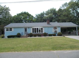 23 High St, Granby, MA 01033