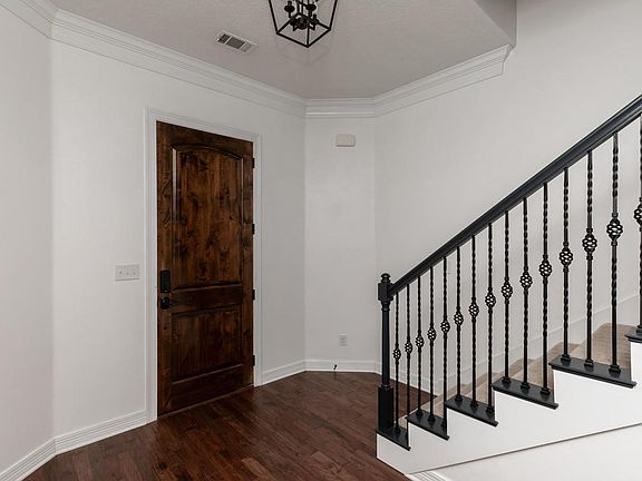 4th image of 108 Mandavilla Way